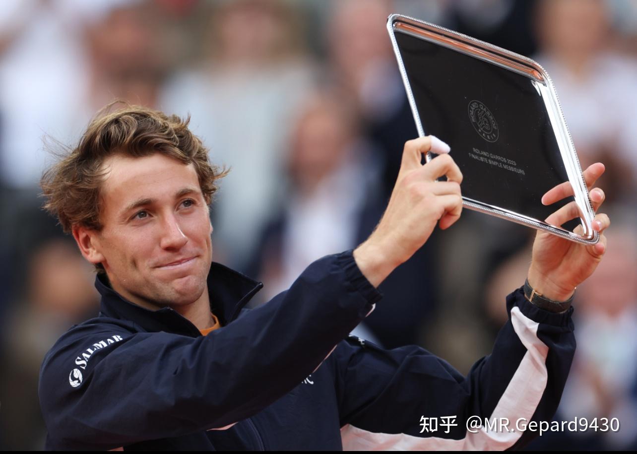 蒙特卡洛大师赛轻取年终总决赛，德约科维奇扛起全队