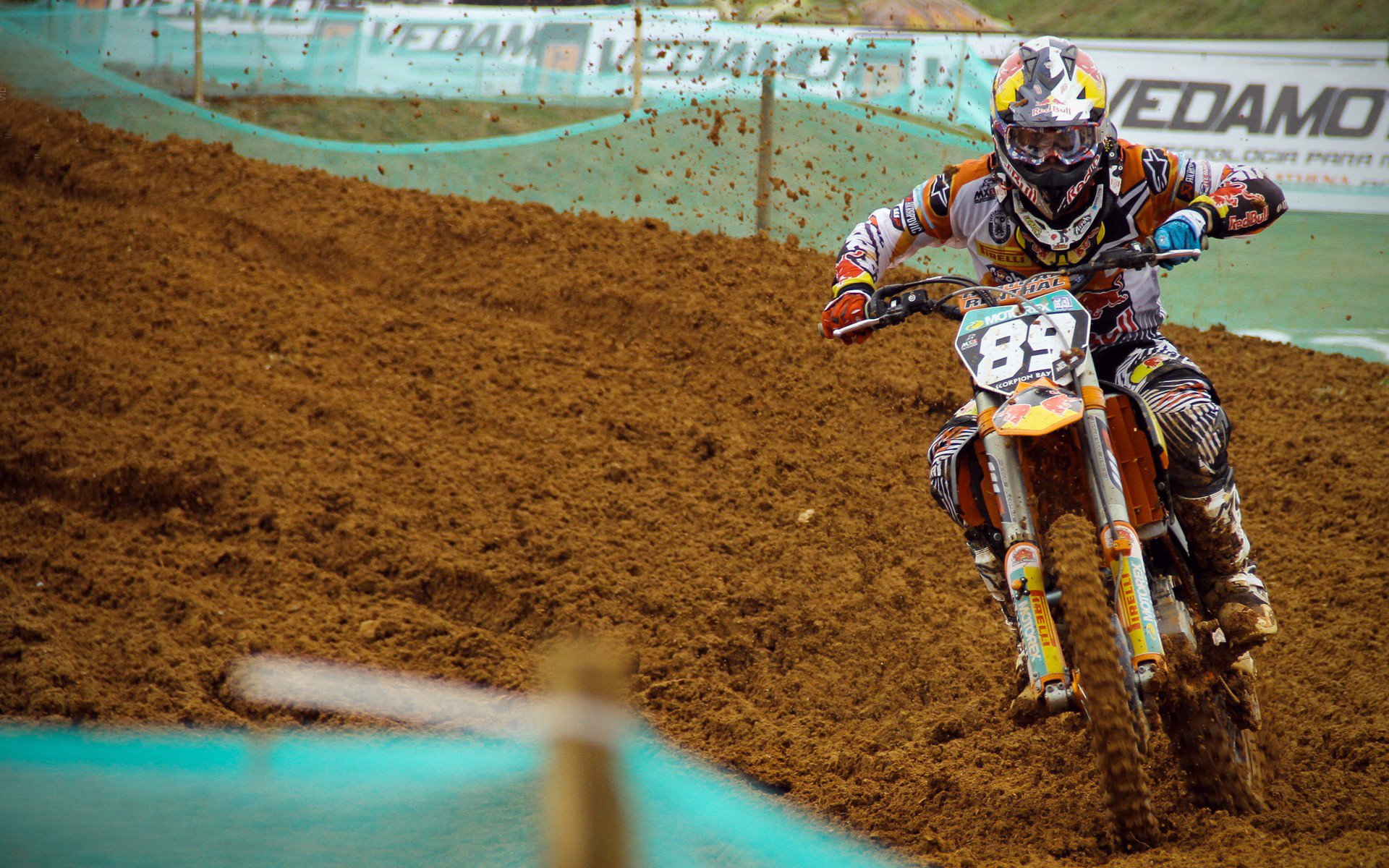 老鹰掀翻活塞！F1新赛季揭幕战，赛道内外上演速度与激情