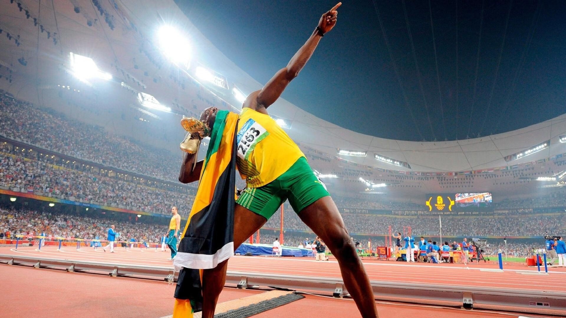 蓝黑铁闸，巴斯托尼的压制级表演，如何让NBA季后赛之夜黯然失色